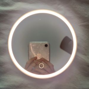Magnifying LED 2x Mirror